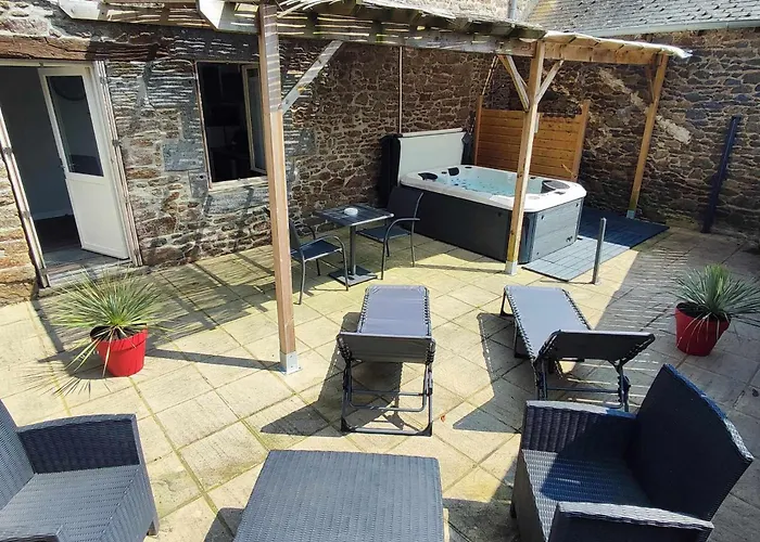 Jacuzzi Studio 2/4 pers avec terrasse aménagée