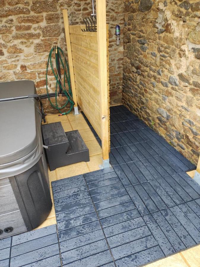 Jacuzzi 2/4 Pers Avec Terrasse Aménagée